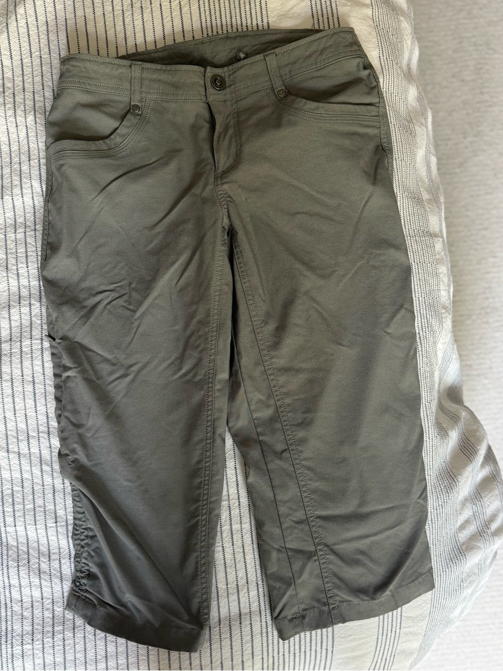 Women’s Grey below knee Capris